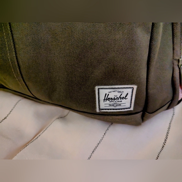 Large Herschel Duffle !!! - Picture 2 of 3